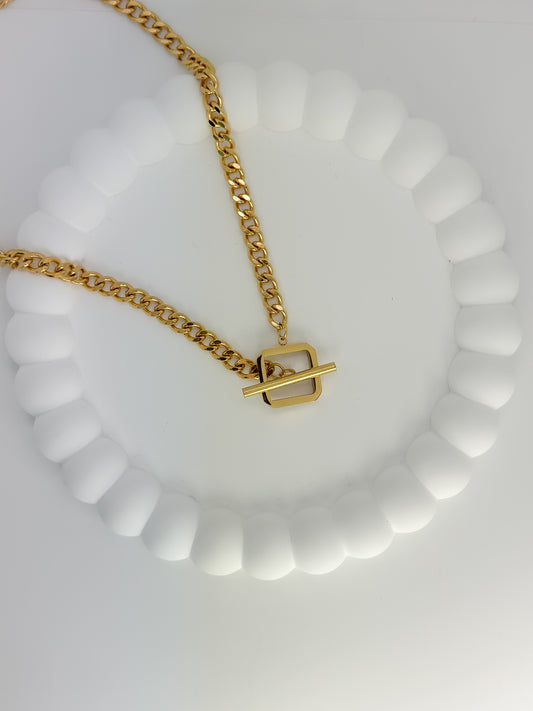 Collier Husna