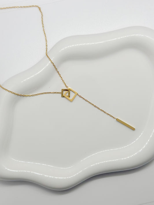 Collier Ada