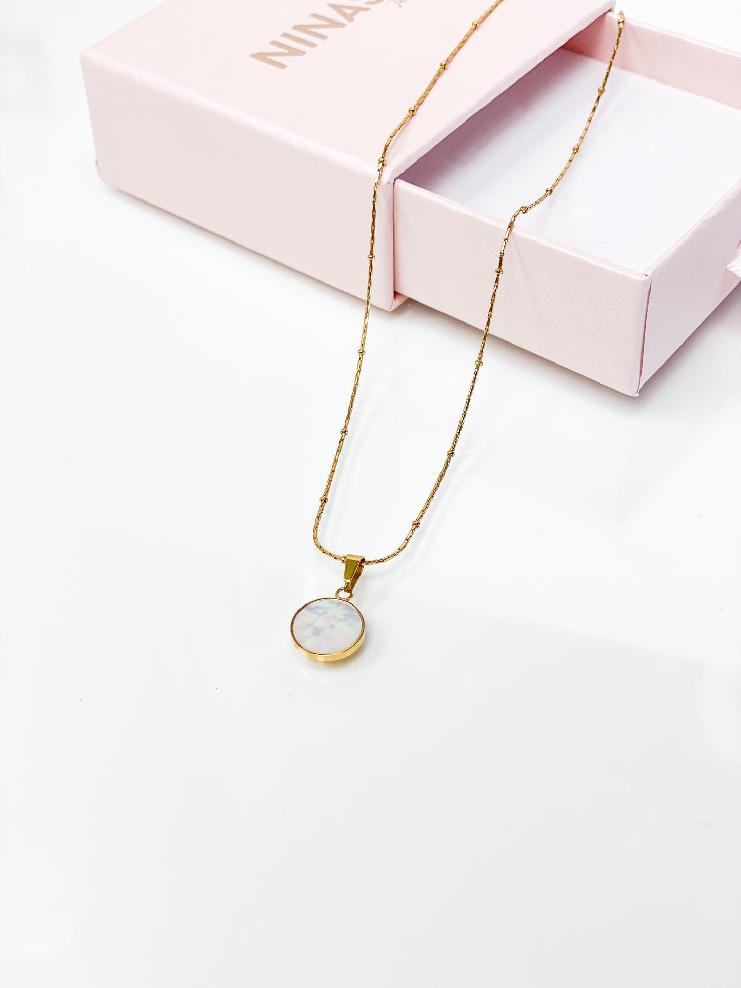COLLIER DAYANAS