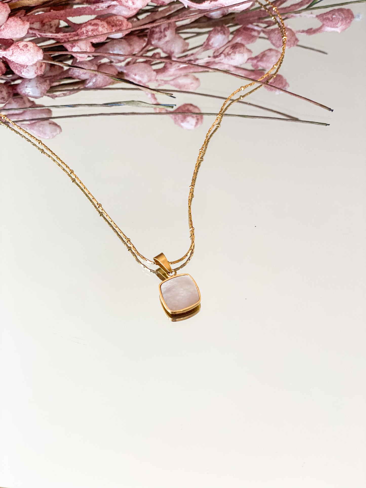 COLLIER DAYANAS